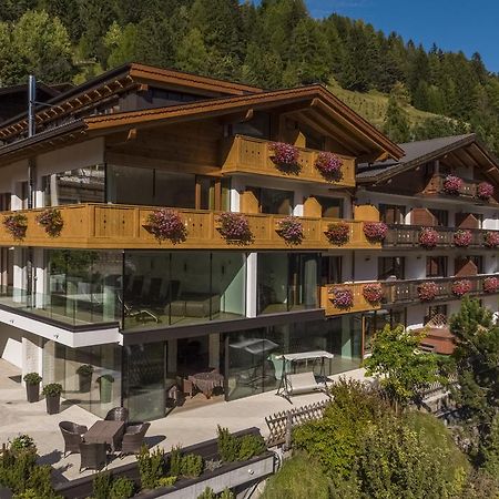 Hotel Garni Gardena - Appartments Santa Cristina Val Gardena ภายนอก รูปภาพ