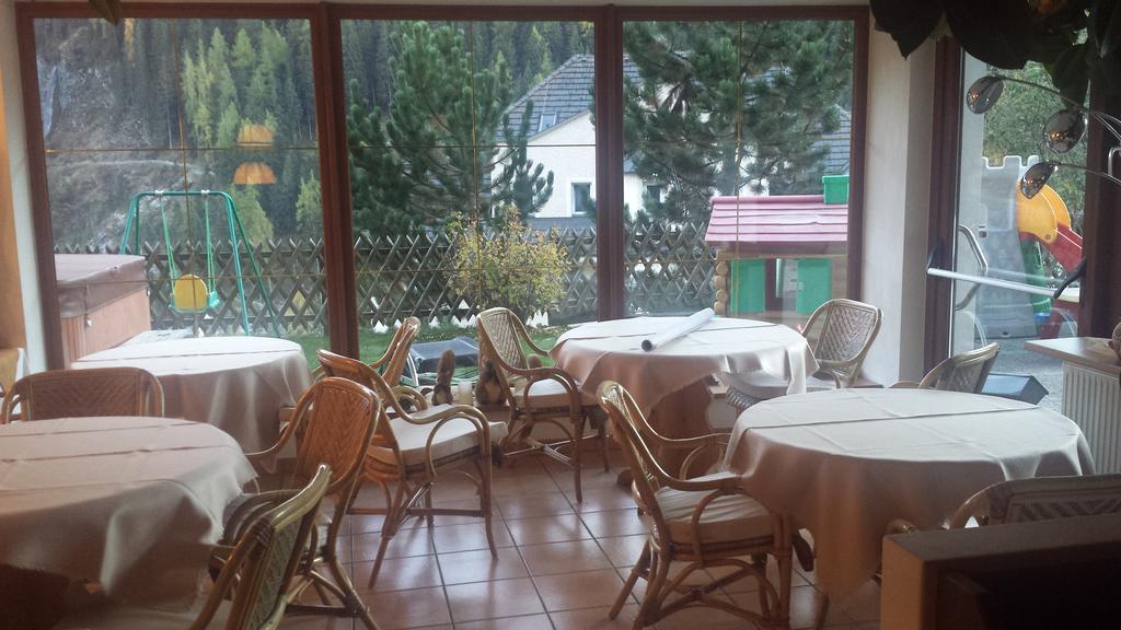 Hotel Garni Gardena - Appartments Santa Cristina Val Gardena ภายนอก รูปภาพ