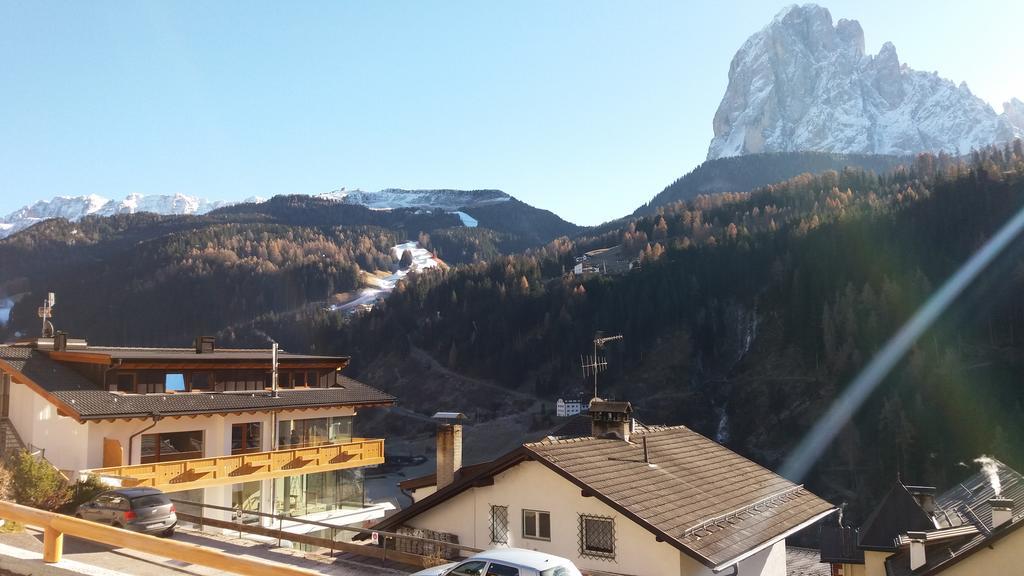 Hotel Garni Gardena - Appartments Santa Cristina Val Gardena ภายนอก รูปภาพ