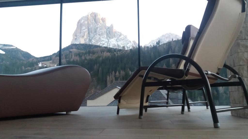 Hotel Garni Gardena - Appartments Santa Cristina Val Gardena ภายนอก รูปภาพ